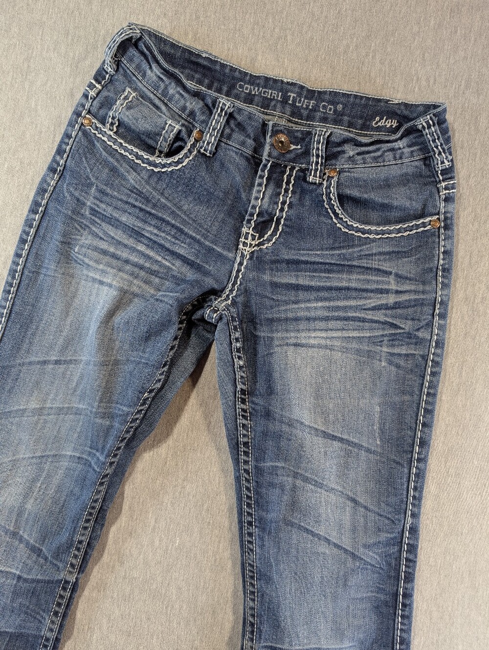 Cowgirl Tuff Co Edgy Bootcut Jeans Women's 27 X 35 Faded Blue Whiskering
